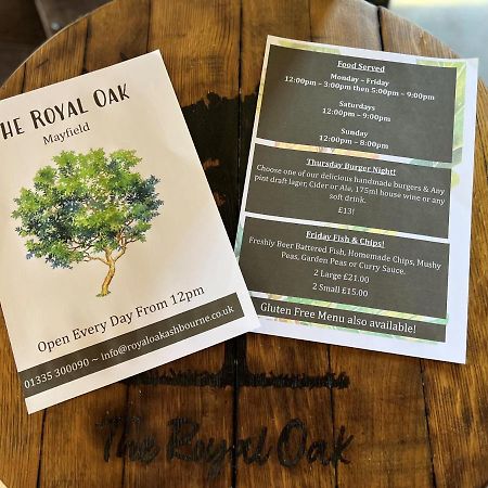 アッシュボーン The Royal Oak Bed & Breakfast エクステリア 写真
